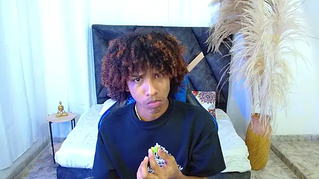 angelll18  online show from 02-17-26, 09:23