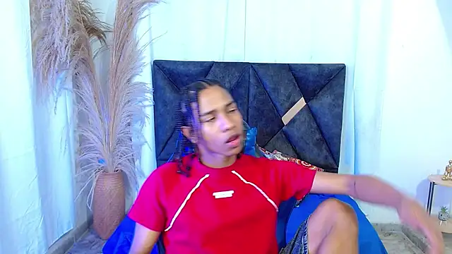 angelll18  online show from 06-19-26, 08:47
