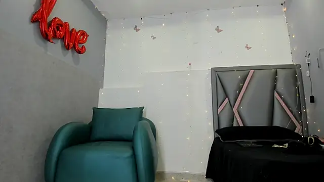 Esterlindez online show from 07-21-26, 08:32