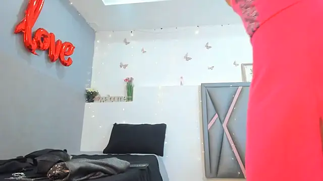 Esterlindez online show from 06-19-26, 08:14