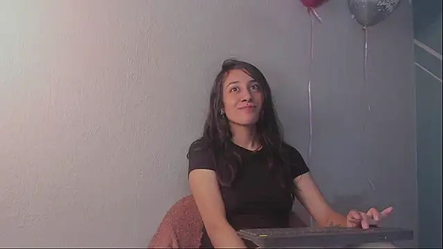 Lucy-Bluesea online show from 02-25-26, 10:42