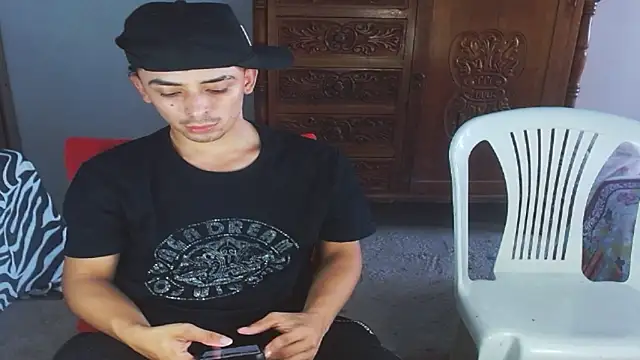 jamess 0 online show from 02-11-26, 04:07