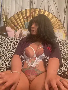 Snapshot of BettyCock chatting on 05-12-26, 01:13 BettyCock online show from 05-12-26, 01:13