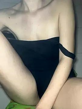 LoverNIXI online show from 12-18-25, 01:26