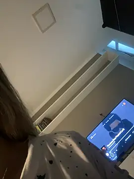 privsloirinha online show from 07-12-26, 08:20