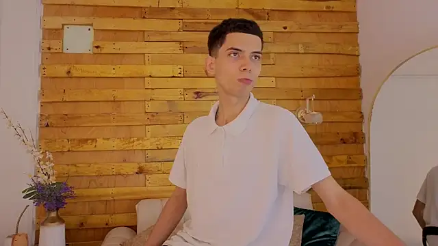 prettyboyy 13 online show from 01-14-26, 08:01