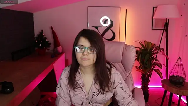 Snapshot of Ariell_Mini chatting on 01-18-26, 02:20 Ariell Mini online show from 01-18-26, 02:20