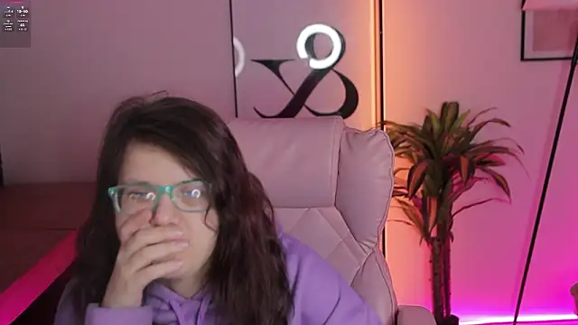 Snapshot of Ariell_Mini chatting on 02-16-26, 01:10 Ariell Mini online show from 02-16-26, 01:10