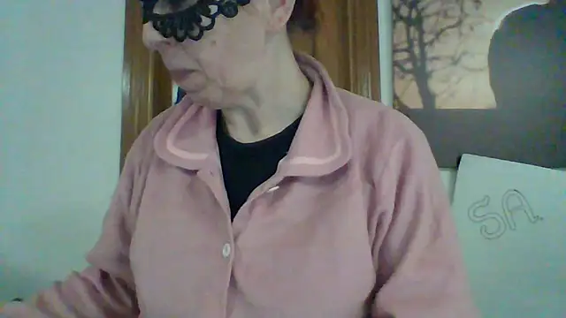 Lunamaya7 online show from 12-21-25, 07:15