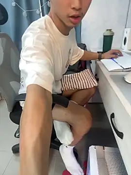 Snapshot of jason5858 chatting on 12-23-25, 05:51 jason5858 online show from 12-23-25, 05:51