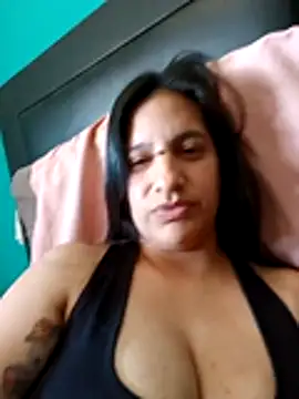 Snapshot of julietaloovee chatting on 12-17-25, 07:30 julietaloovee online show from 12-17-25, 07:30