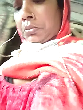 Snapshot of Sweet-rumi chatting on 12-19-25, 03:43 Sweet-rumi online show from 12-19-25, 03:43