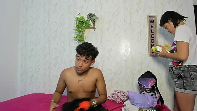 couple hardroom online show from 02-06-26, 12:17