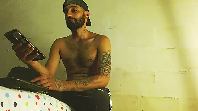 Snapshot of Alex_Flame_ chatting on 05-16-26, 01:59 Alex Flame online show from 05-16-26, 01:59