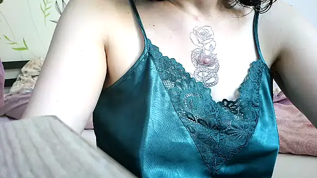 Snapshot of anngelle chatting on 06-18-26, 07:18 anngelle online show from 06-18-26, 07:18