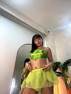 Snapshot of Carrie_GB chatting on 12-18-25, 04:33 Carrie GB online show from 12-18-25, 04:33