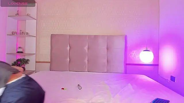 Snapshot of Will_Turneer chatting on 12-22-25, 09:48 Will Turneer online show from 12-22-25, 09:48