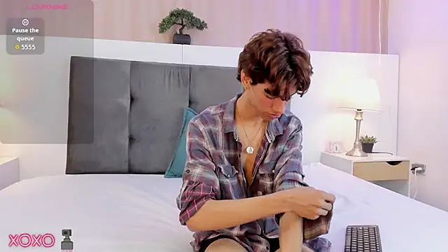 Snapshot of Will_Turneer chatting on 12-14-25, 08:58 Will Turneer online show from 12-14-25, 08:58