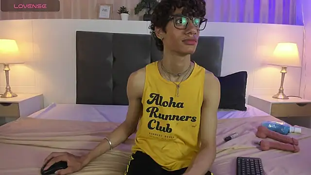 Snapshot of Will_Turneer chatting on 01-10-26, 04:08 Will Turneer online show from 01-10-26, 04:08