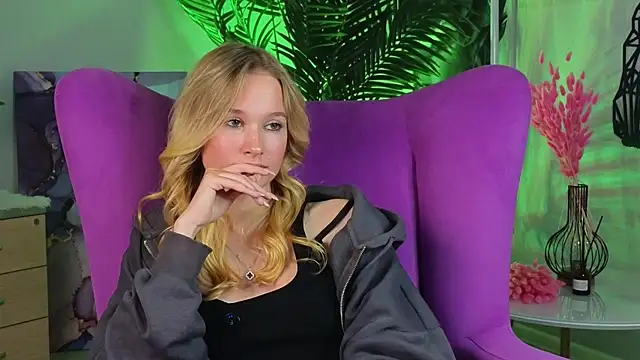 ElizFait online show from 12-14-25, 11:05