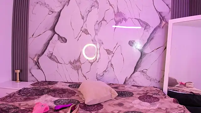 Snapshot of RoseStarkx chatting on 01-13-26, 08:57 RoseStarkx online show from 01-13-26, 08:57