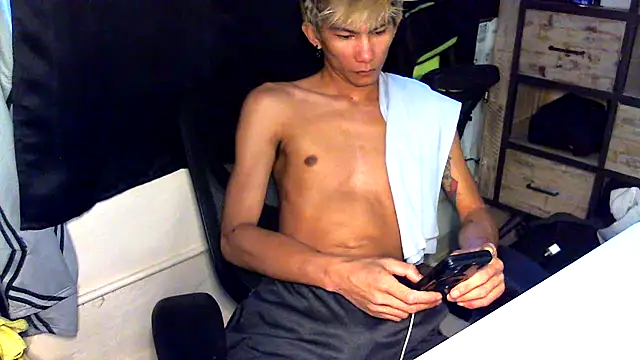 Snapshot of jhaycobXgarcia chatting on 04-04-26, 12:28 jhaycobXgarcia online show from 04-04-26, 12:28