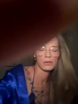 Snapshot of vinique99 chatting on 01-07-26, 04:17 vinique99 online show from 01-07-26, 04:17