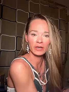 Snapshot of vinique99 chatting on 01-11-26, 06:04 vinique99 online show from 01-11-26, 06:04