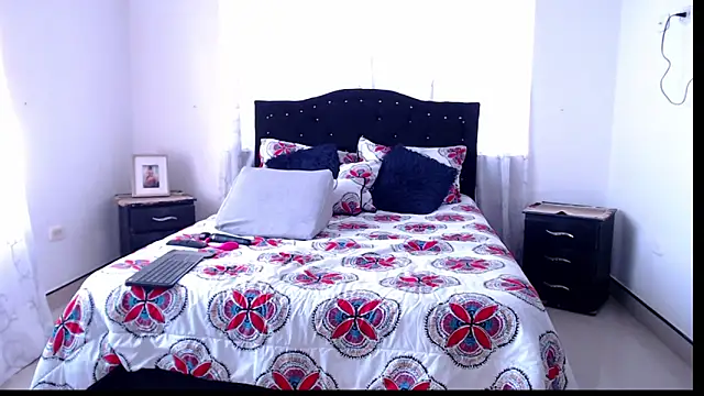 Naomy Mature online show from 04-01-26, 12:39