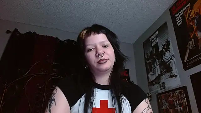 Snapshot of Bettieee_Agura chatting on 05-19-26, 01:32 Bettieee Agura online show from 05-19-26, 01:32