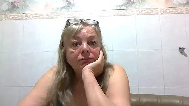 LinaLight88 online show from 04-15-26, 07:58