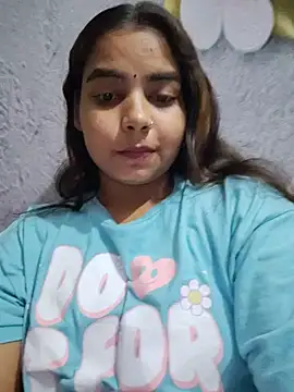 Snapshot of Himani_0122 chatting on 06-26-26, 06:52 Himani 0122 online show from 06-26-26, 06:52