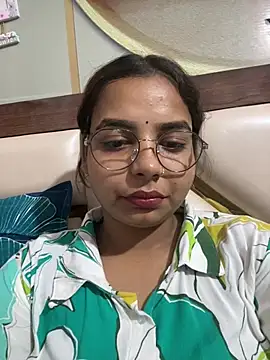 Snapshot of Himani_0122 chatting on 06-29-26, 10:48 Himani 0122 online show from 06-29-26, 10:48