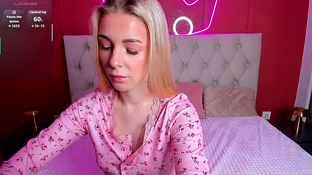Emily Magnificent online show from 06-01-26, 01:39