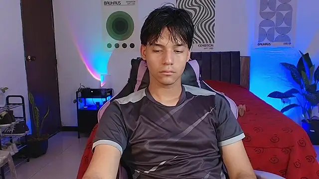 CrisotpherMoretti online show from 12-16-25, 05:17