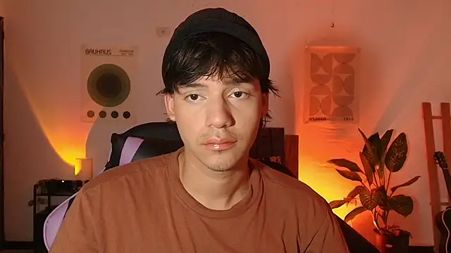 CrisotpherMoretti online show from 12-19-25, 05:37