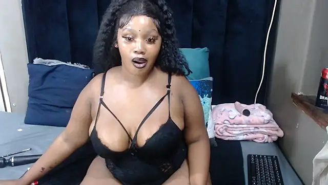 THICKBARBIE32 online show from 05-13-26, 10:50