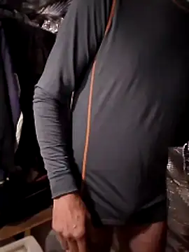 Snapshot of Quebec46 chatting on 12-22-25, 09:53 Quebec46 online show from 12-22-25, 09:53