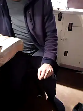 Snapshot of Quebec46 chatting on 01-12-26, 07:09 Quebec46 online show from 01-12-26, 07:09