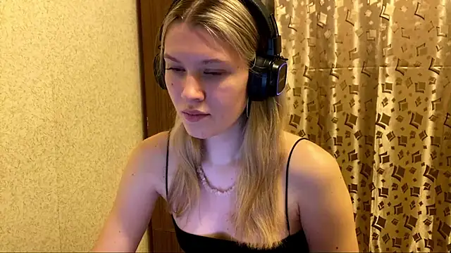 SkyeDavis online show from 01-10-26, 07:20