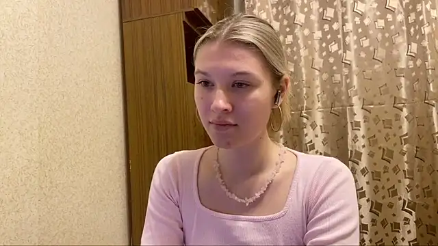 SkyeDavis online show from 12-16-25, 08:13