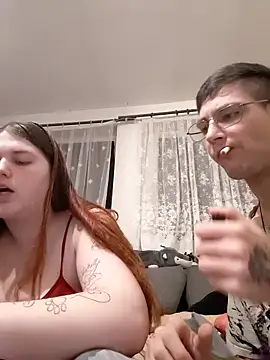 hotchris0708 online show from 12-21-25, 08:53