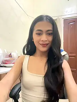 Lucy-penelope online show from 12-19-25, 08:17