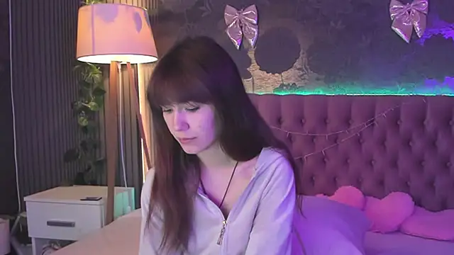Snapshot of MilanaHotts chatting on 06-10-26, 12:39 MilanaHotts online show from 06-10-26, 12:39