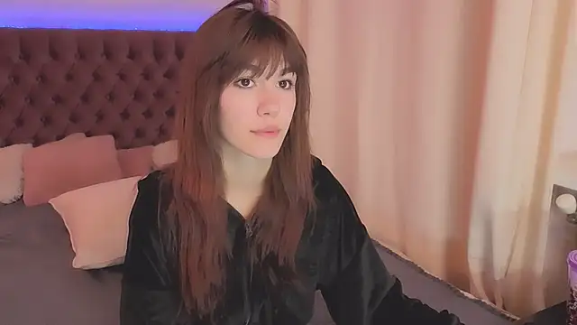 Snapshot of MilanaHotts chatting on 06-15-26, 05:07 MilanaHotts online show from 06-15-26, 05:07