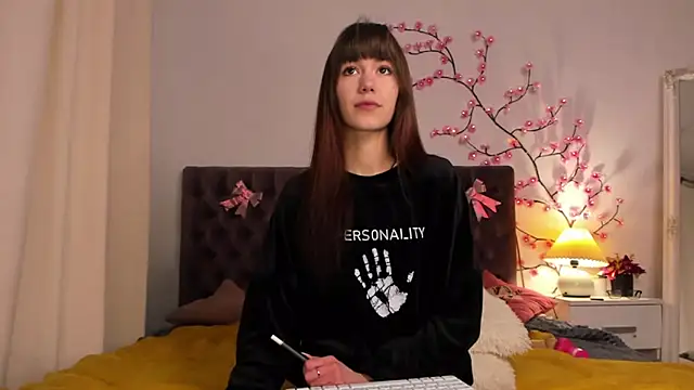 MilanaHotts online show from 02-05-26, 06:42