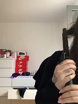 Melissaa00 online show from 03-12-26, 01:59