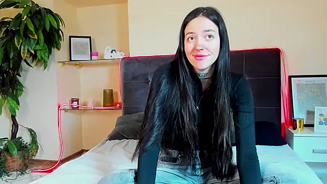 Snapshot of AdrianaCult chatting on 02-11-26, 06:24 AdrianaCult online show from 02-11-26, 06:24