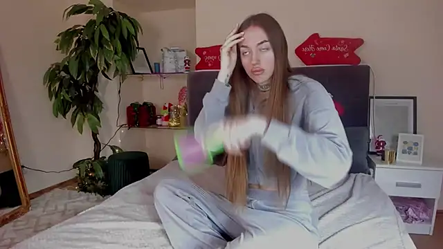 Snapshot of AdrianaCult chatting on 01-12-26, 06:20 AdrianaCult online show from 01-12-26, 06:20