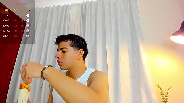 Snapshot of cherry_blossom77 chatting on 01-12-26, 01:18 cherry blossom77 online show from 01-12-26, 01:18